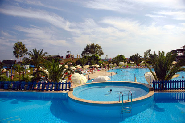 OASIS BEACH CLUB  4 .jpg